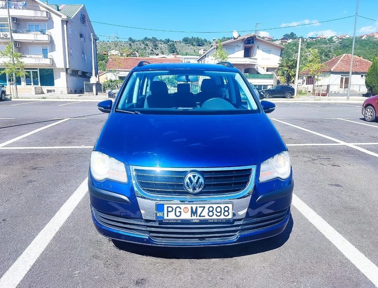 Продаём Volkswagen Touran 1.9 TDI DSG – 2010 г. - 1