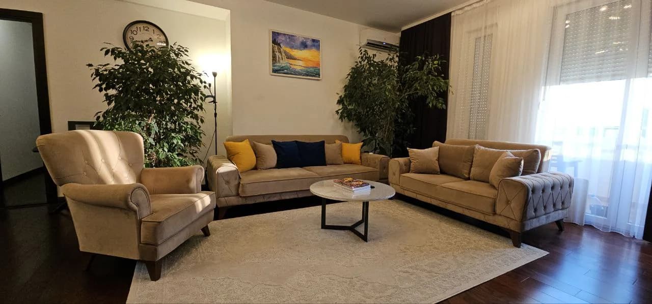 Продажа квартиры с тремя спальнями от собственника, 151 м², все окна выходят на море. - 1