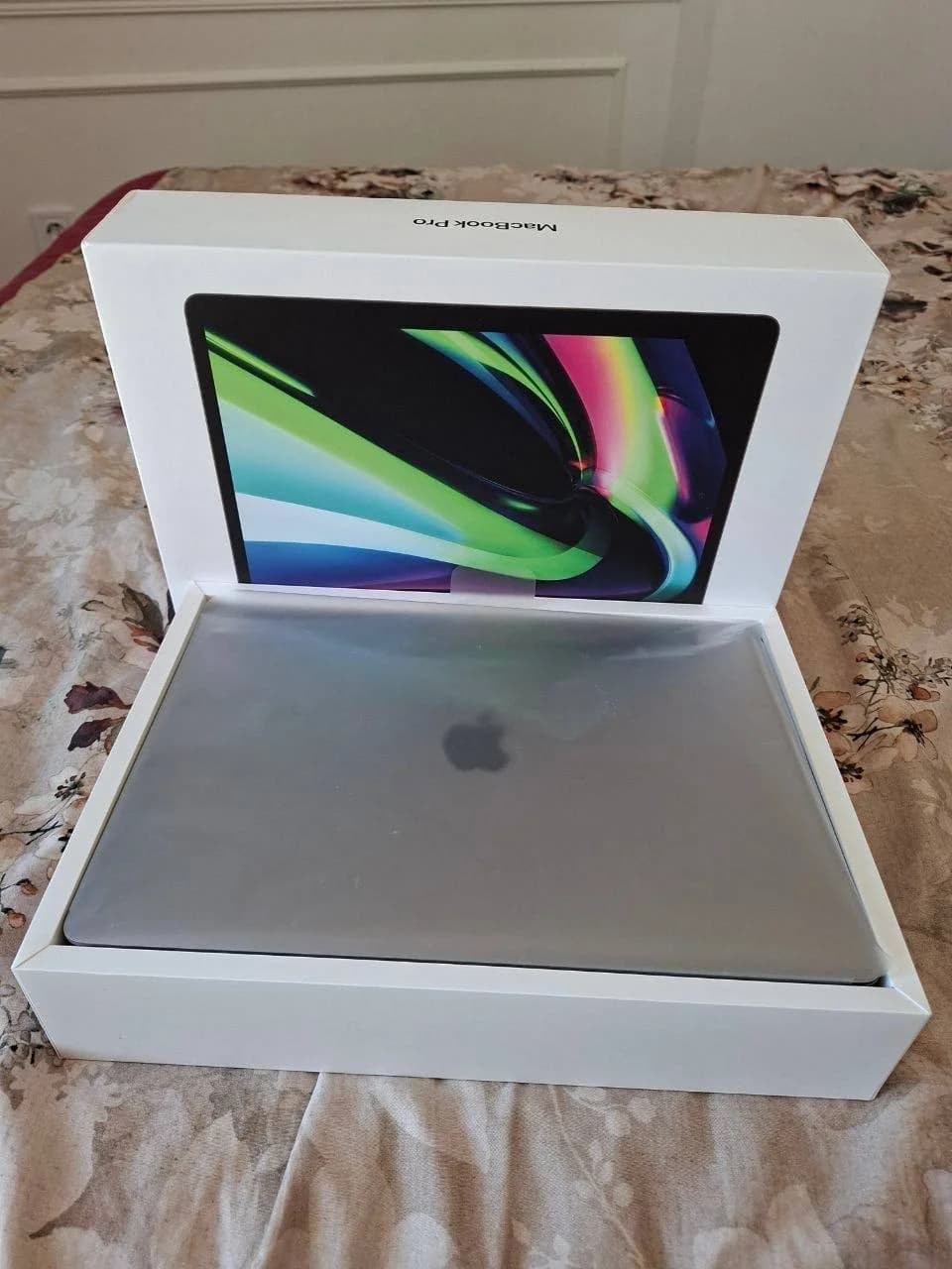 Продам MacBook Pro 13″, 2020 года - 1