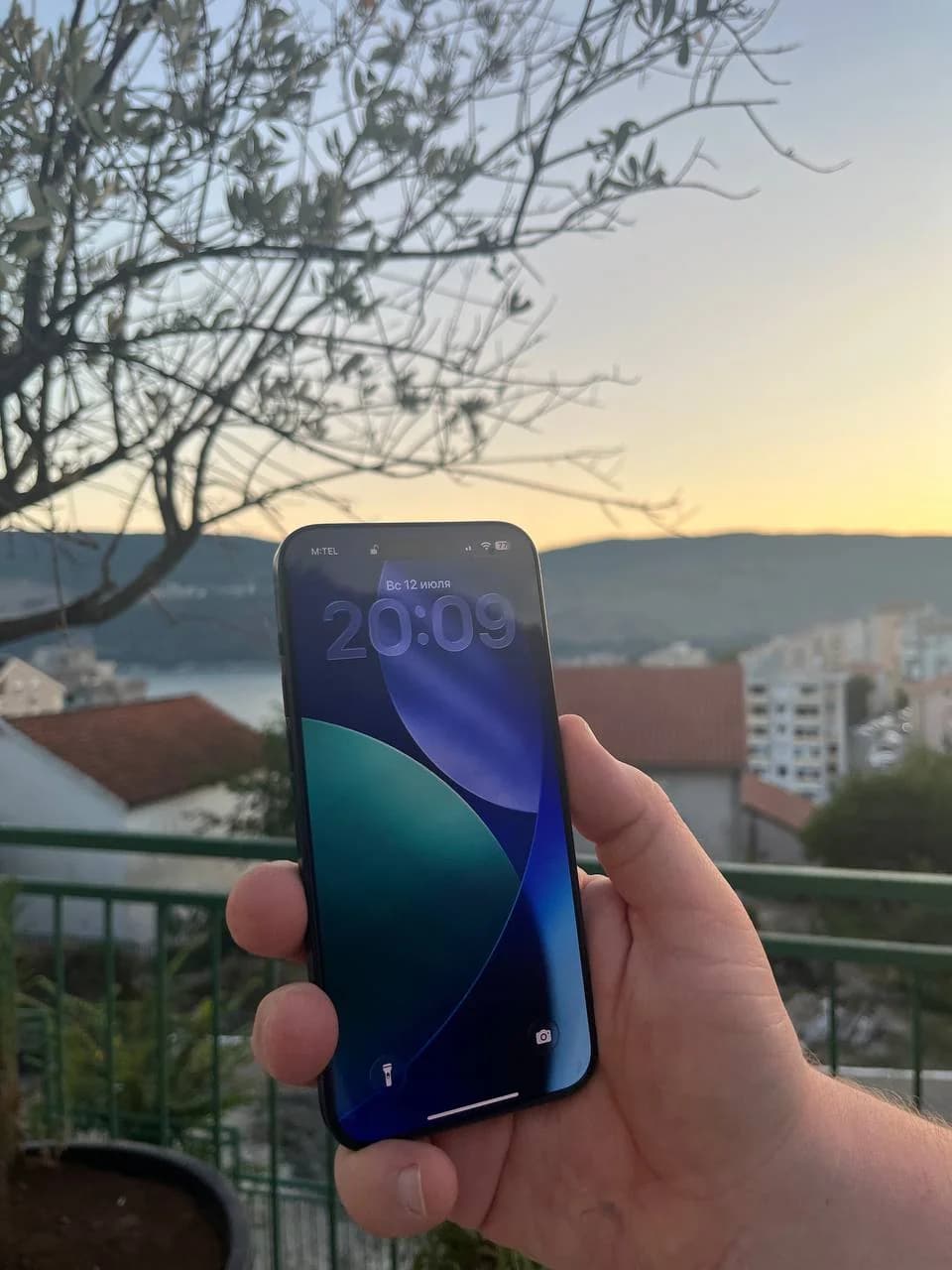 Продаю свой iPhone 15 Pro Max 256 GB в отличном состоянии. - 1