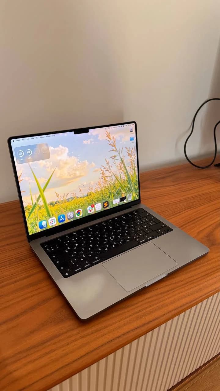 Продаю MacBook Pro M2 / 32 ГБ - 1