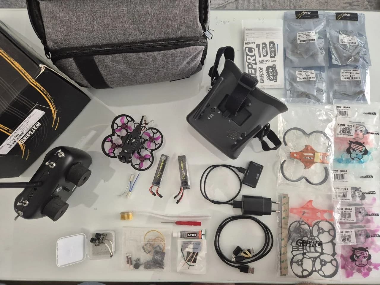 В продаже идеальный комплект для обучения полетам на fpv дроне: - 1