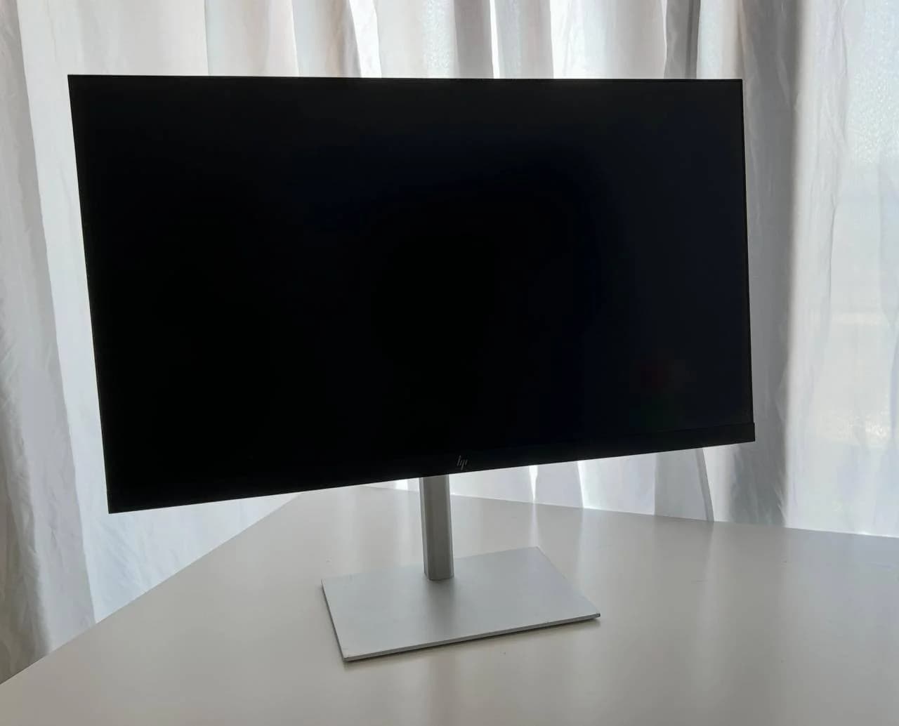 HP U28 4K HDR Monitor 28” IPS - 1