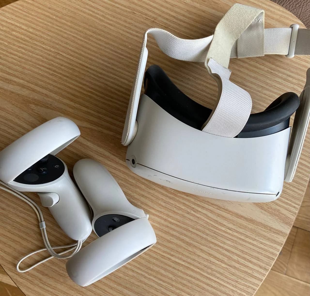 VR-шлем Oculus Quest 2 / Meta Quest 2, 64 GB - 1