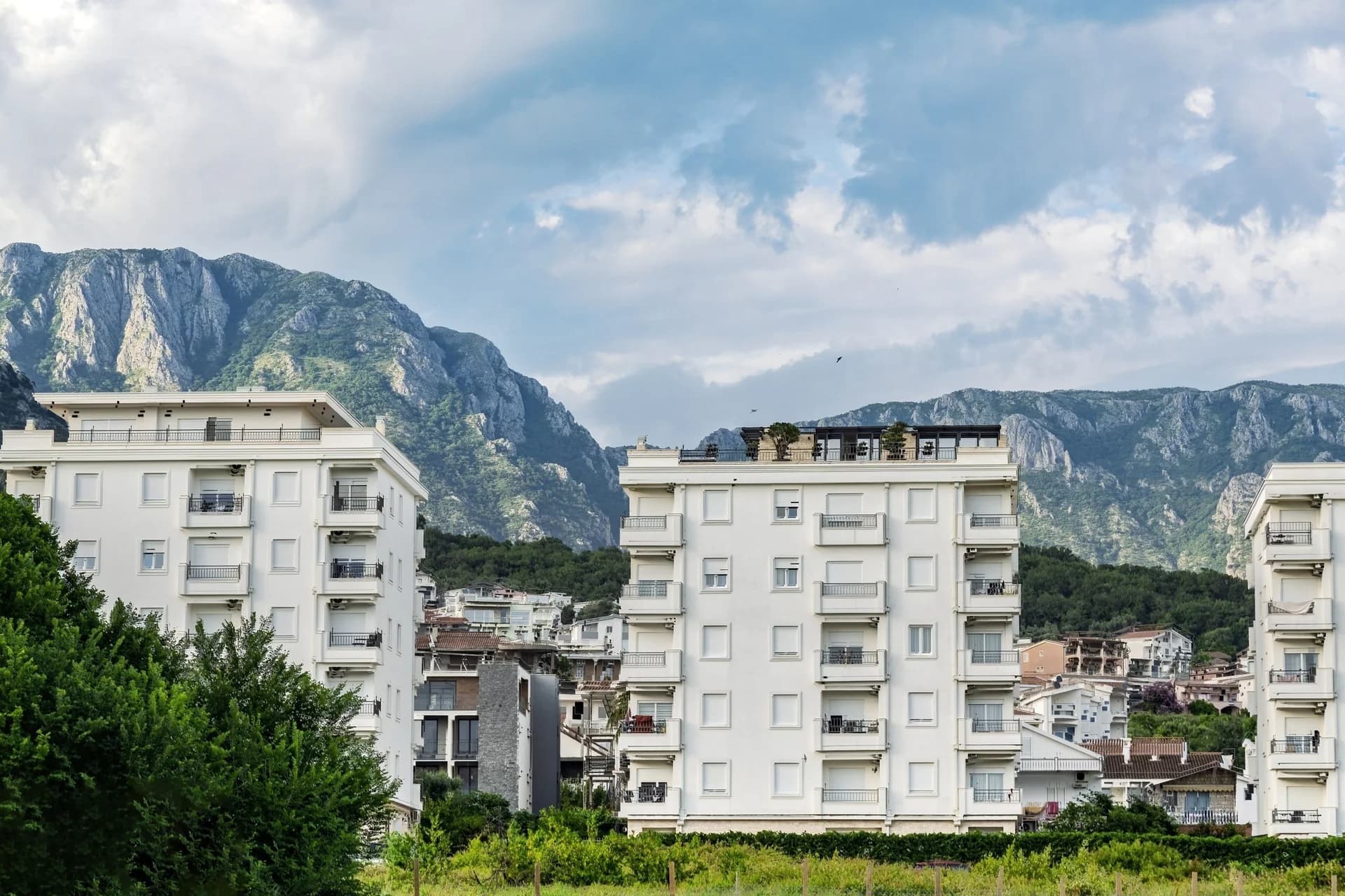 ПРОДАЁТСЯ СТУДИЯ 20 М² + ТЕРРАСА 24 М² В БАРЕ – 2 МИНУТЫ ДО МОРЯ. - 1