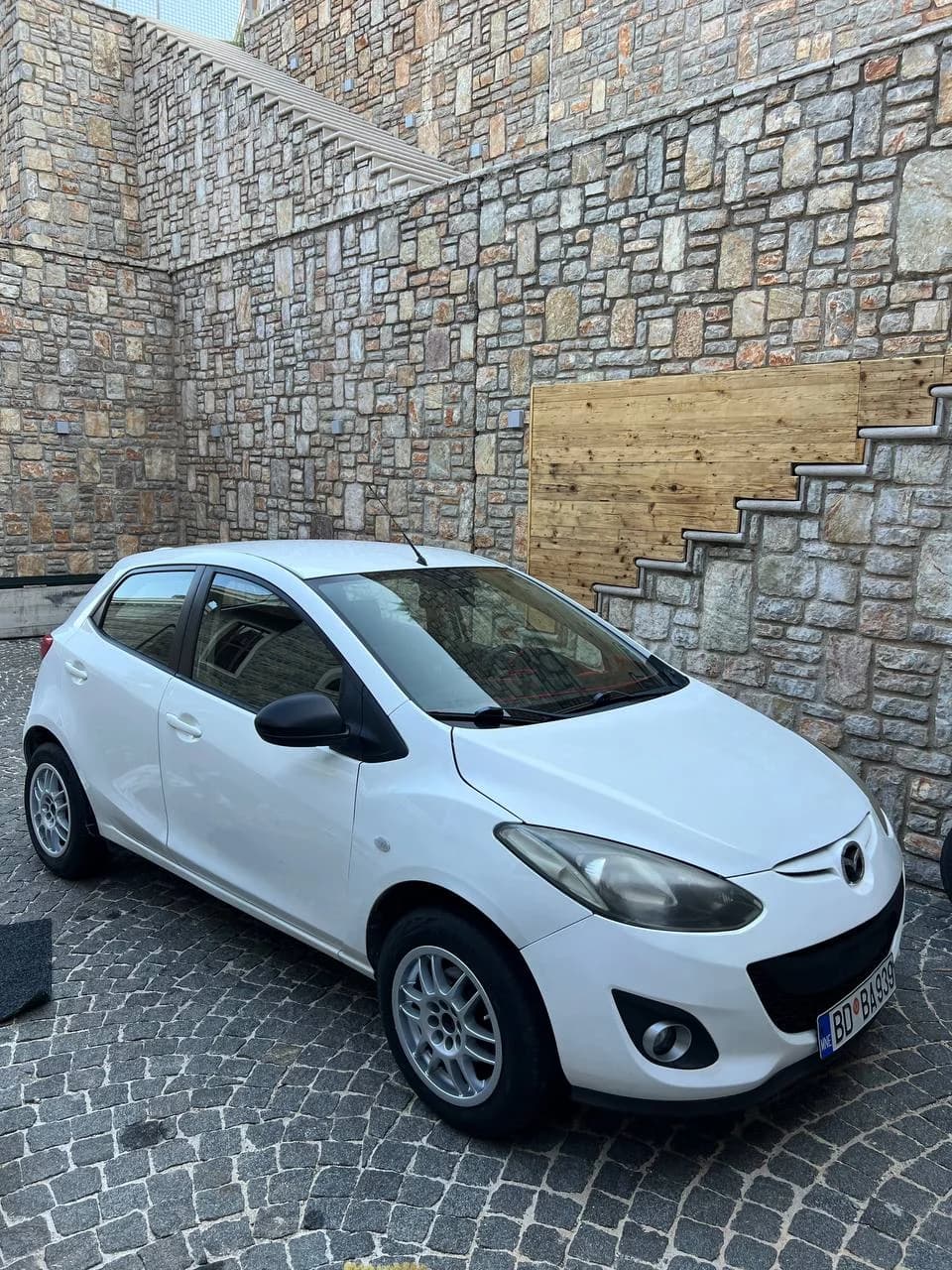 Продаем свою малышку Mazda 2 АКПП 2011 г.в. - 1