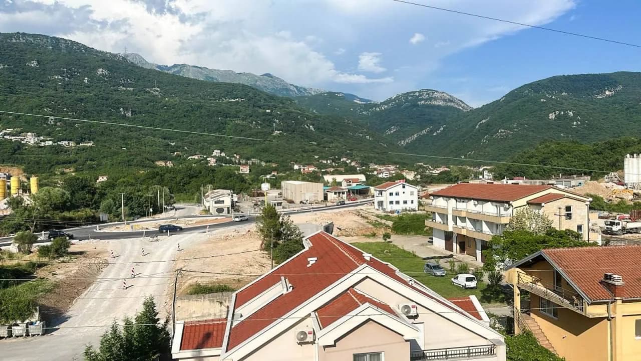 Аренда квартиры с двумя спальнями в Ластва Грбальска - 1