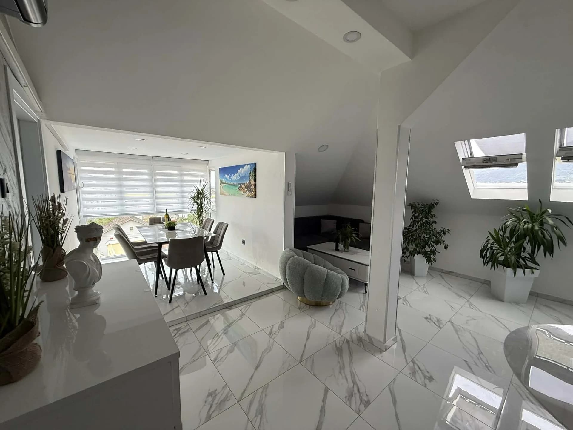 СДАЁТСЯ ДВУХКОМНАТНАЯ КВАРТИРА 75 М² — ПОПОВИЧИ, БАР - 1