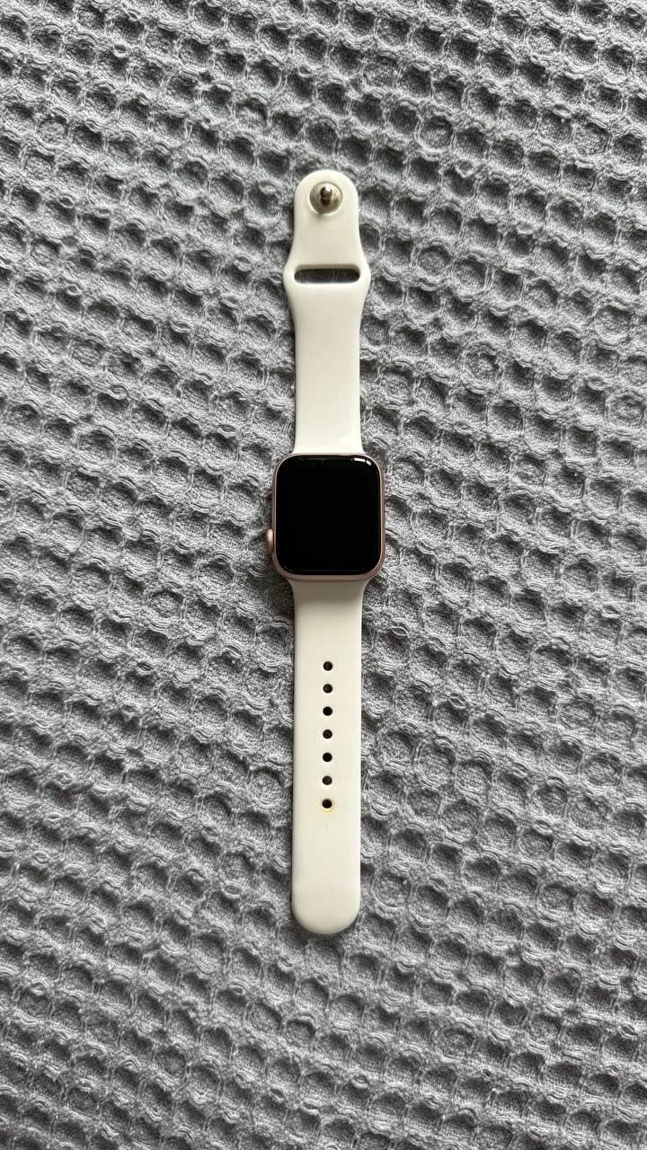 Apple Watch Series 5 (алюминиевый корпус, цвет розовое золото, размер ~40 мм) - 1