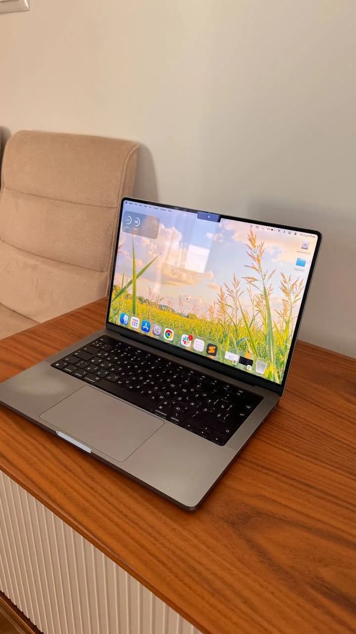 Продаю MacBook Pro M2 / 32 ГБ - 1
