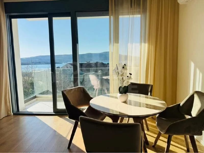 Апартаменты 2 спальни, 76 м² - 1