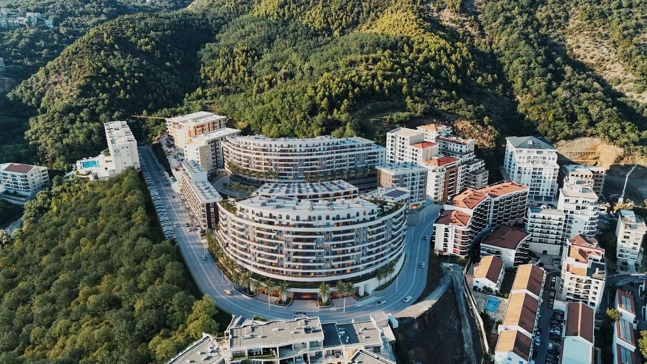 Продается просторная студия в строящемся ЖК премиум-класса в Бечичи. - 1