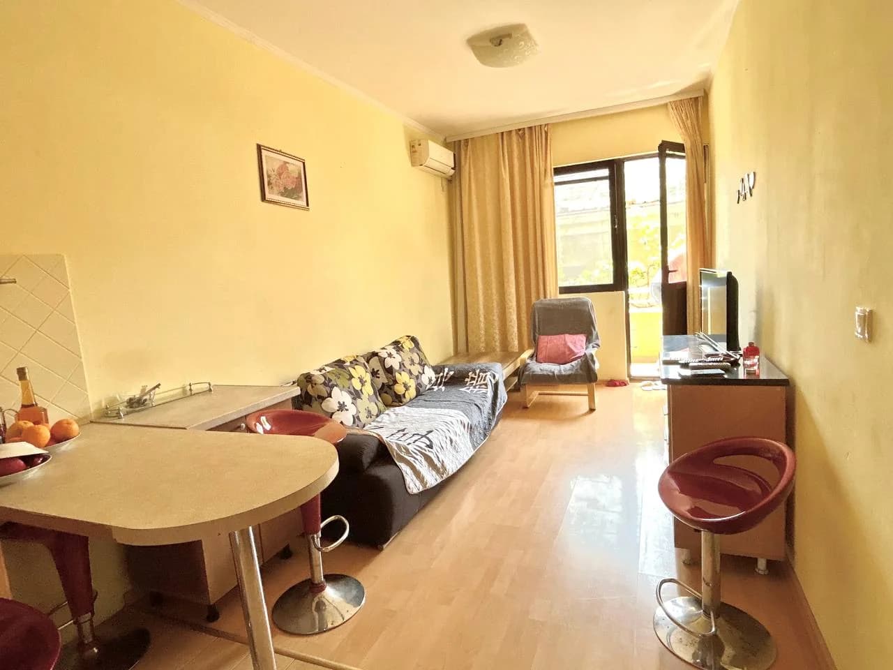 Продается квартира 40 м2 с 1 спальней в Сутоморе, Бар - 1