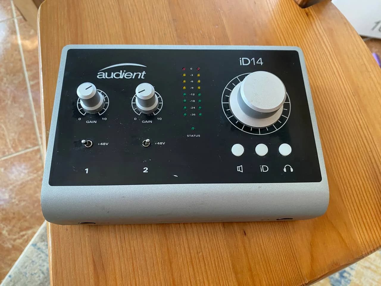 Продам Audient iD14 - 1