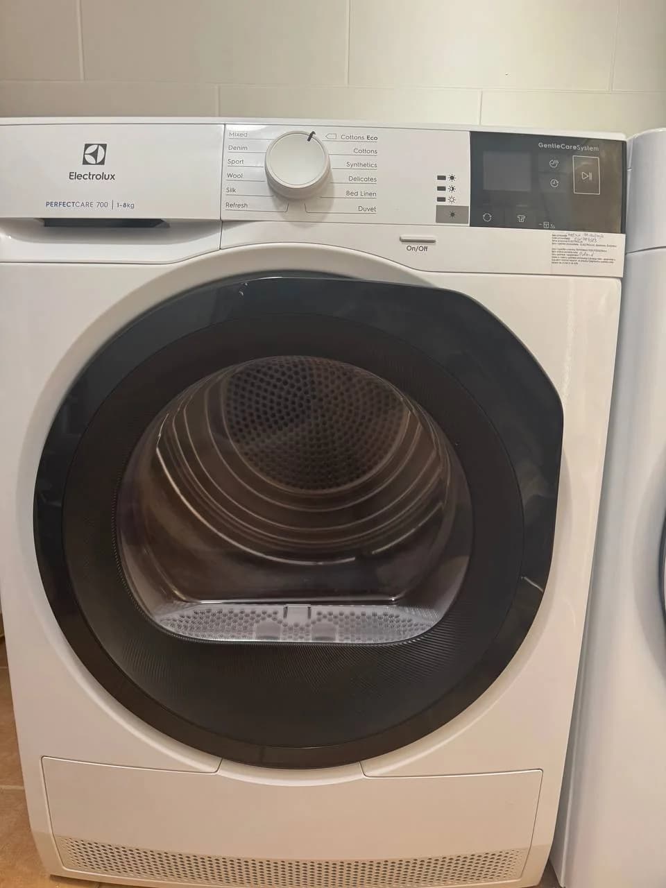 Сушильная машина Electrolux EW7H458B (с тепловым насосом) - 1