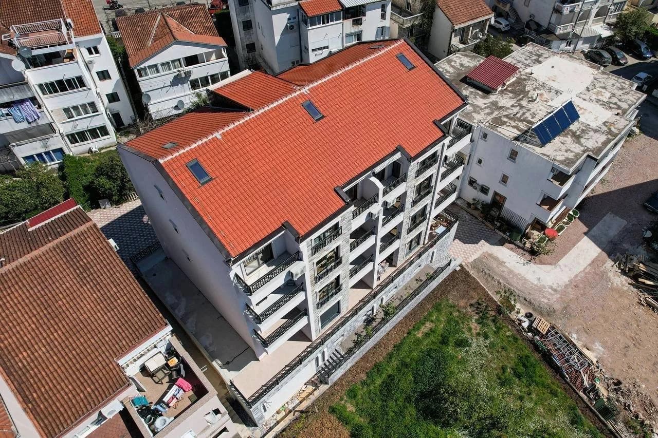 Квартира с 2 спальнями · Будва, район HDL · €1200/месяц - 1