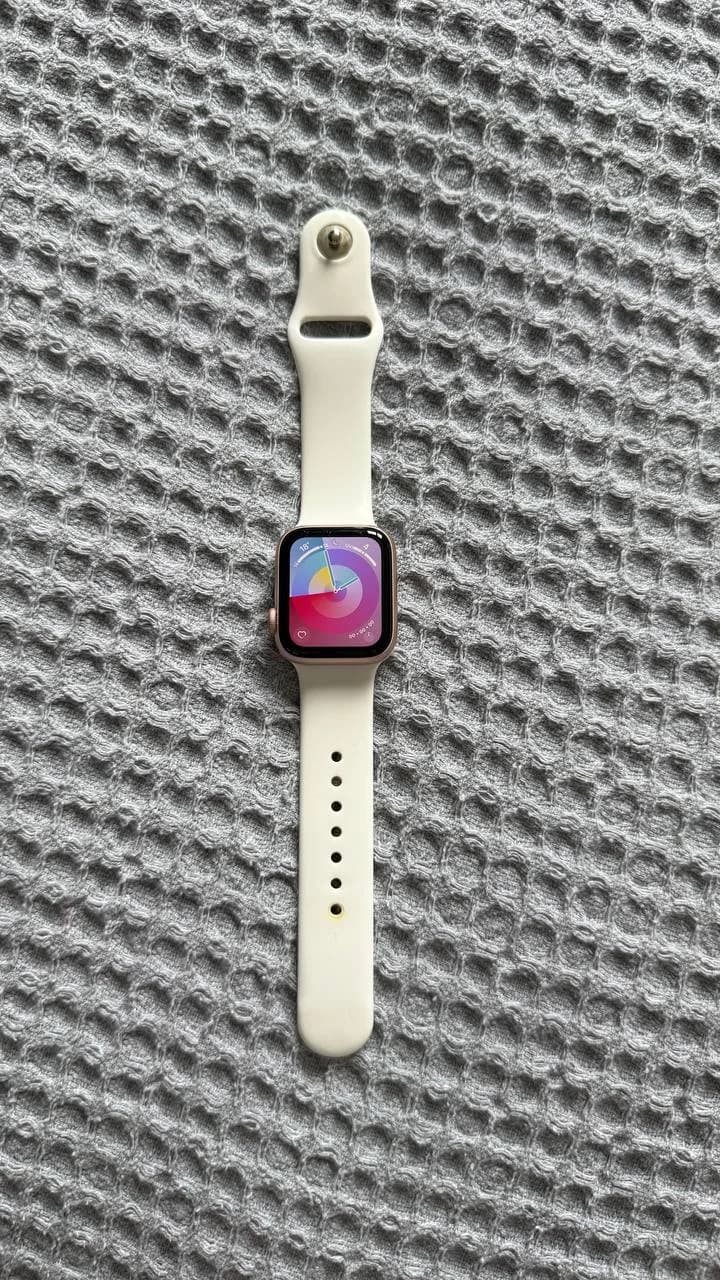 Apple Watch Series 5 (алюминиевый корпус, цвет розовое золото, размер ~40 мм) - 1