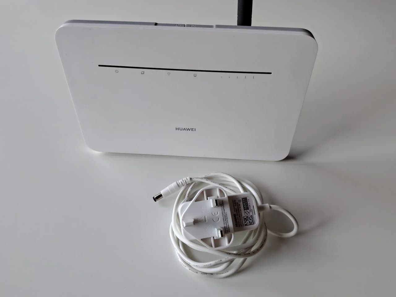 Продам роутер Huawei B535-232 в отличном состоянии - 1