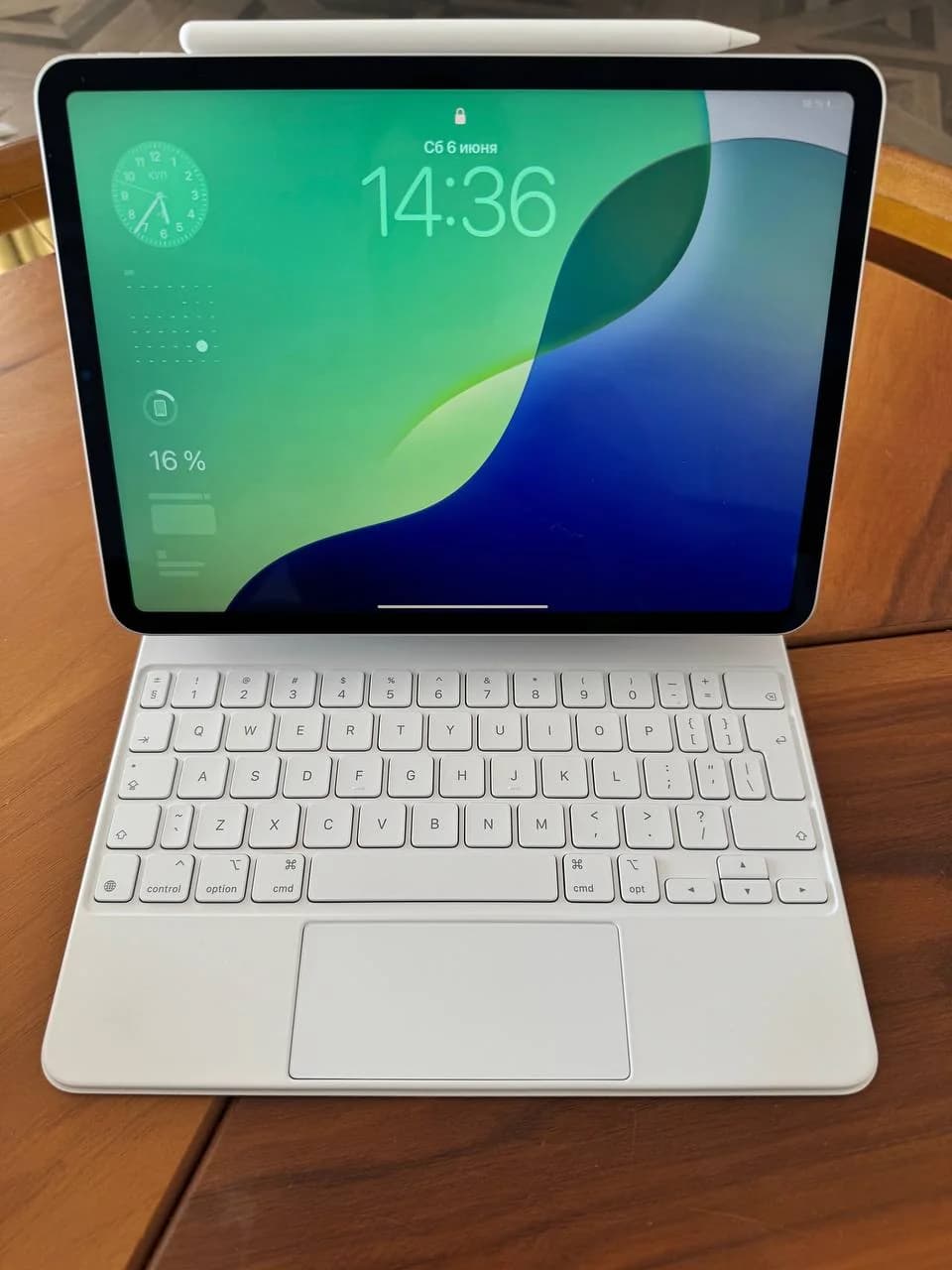 Продам iPad Pro 11 M2 (128GB) + Magic Keyboard - 1