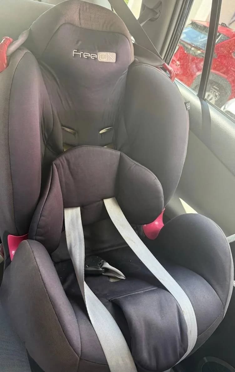 Продаётся детское автомобильное кресло FreeON с системой крепления Isofix - 1
