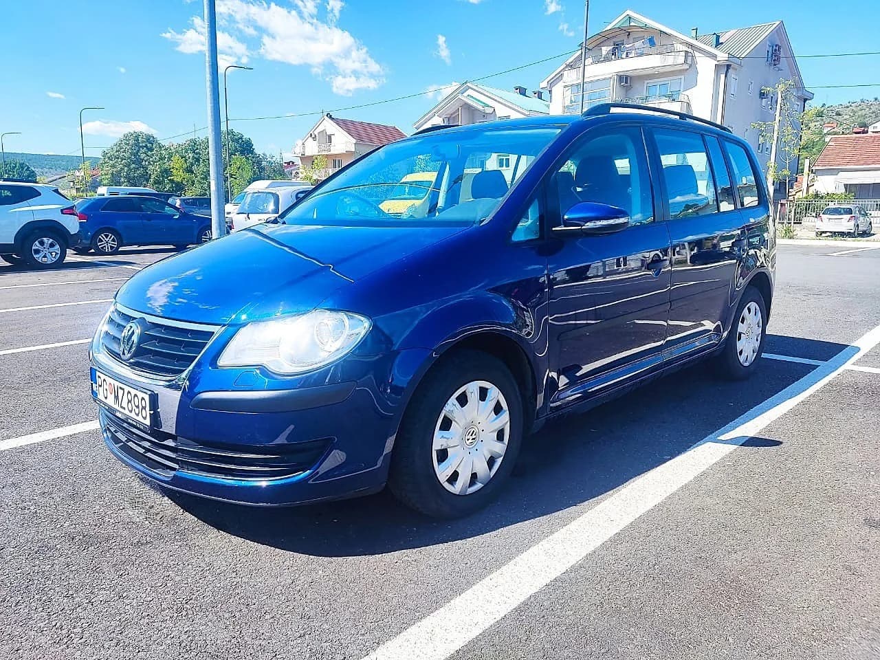 Volkswagen Touran 1.9 TDI DSG – 2010 г. - 1