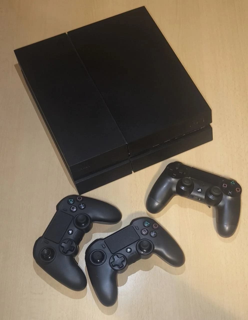 Продаю PlayStation 4 FAT 1TB - 1