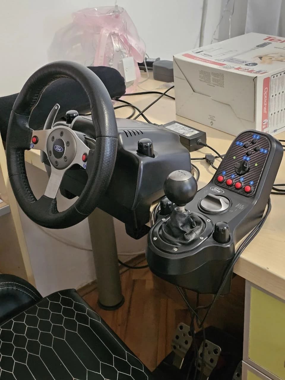 Продается классический игровой руль Logitech G25 - 1